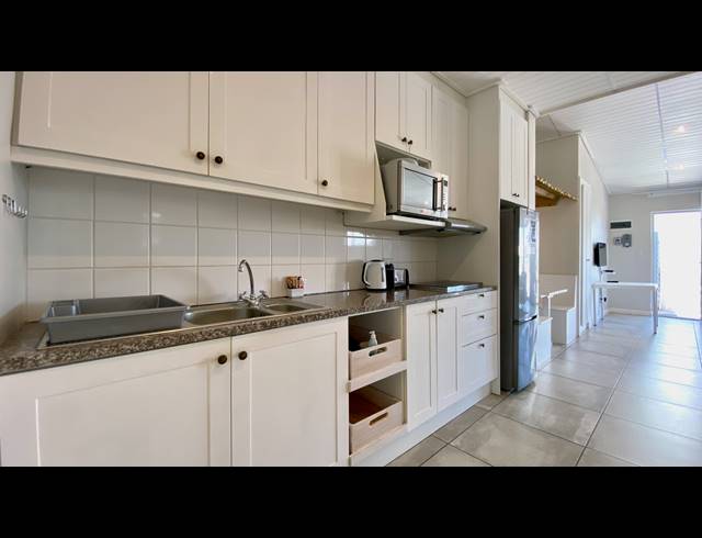 2 BEDROOM APARTMENT FOR SALE IN ELANDS BAY